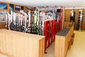 Espace ski de location chez Favre Sports